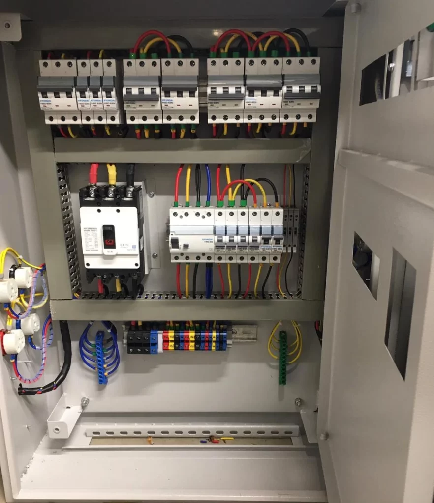 اهمیت مونتاژ تابلو برق